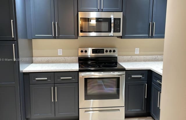 Photo of 120 Royal Park Dr