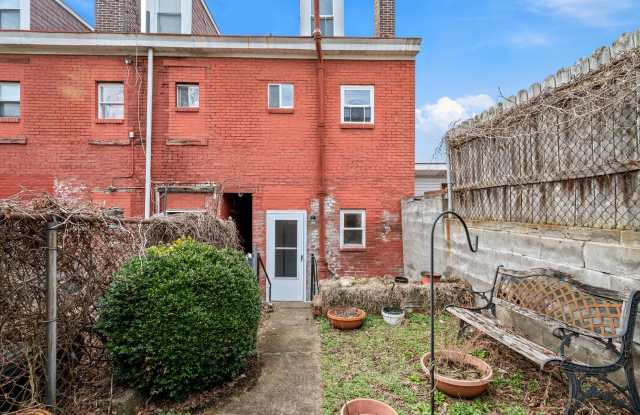 Photo of Updated 1 Bed 1 Bath home with a den and a loft in Bloomfield - Available NOW!