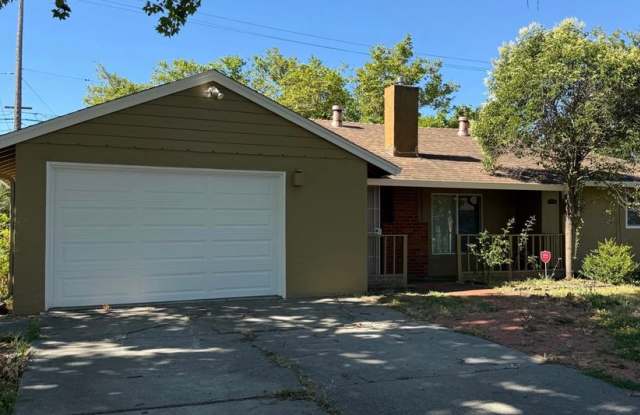 LARGE CORNER LOT HOME