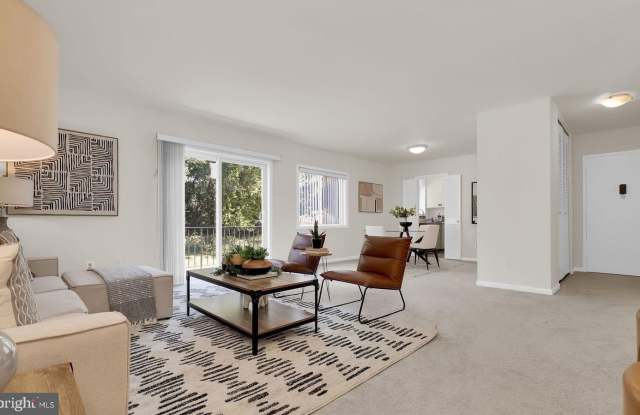 10661 MONTROSE Avenue