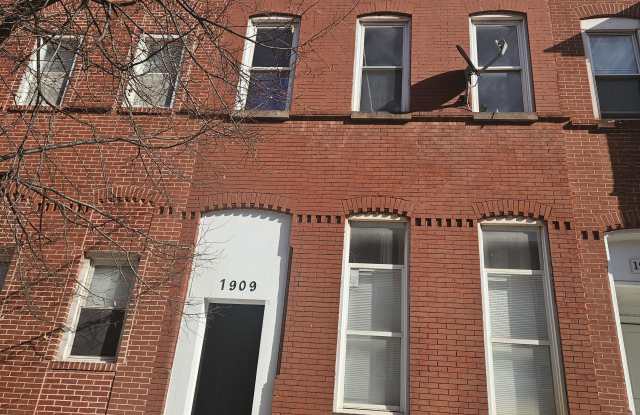 1909 Mcculloh Street