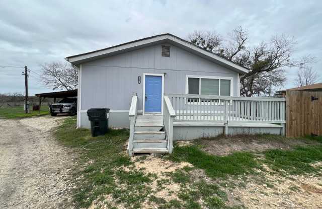 1/1 Duplex / Fridge, Washer  Dryer Included / Large Front Deck / Small Fenced in Side Yard/ NBISD