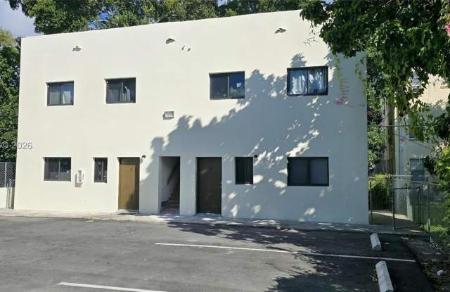 1037 SW 4th St