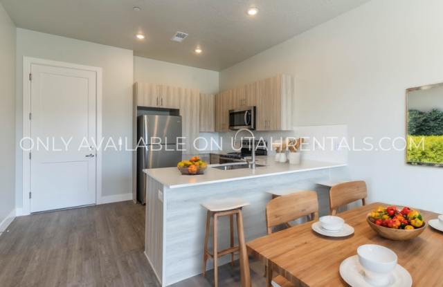 Photo of 7555 S Main St