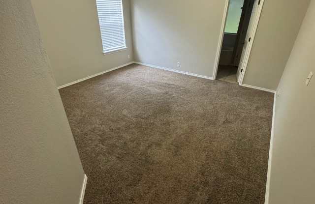 4214 South Willow Avenue