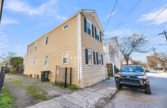 Charming Charleston Retreat with Modern Elegance!
