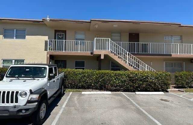 Photo of 7205 NW 5th Ct