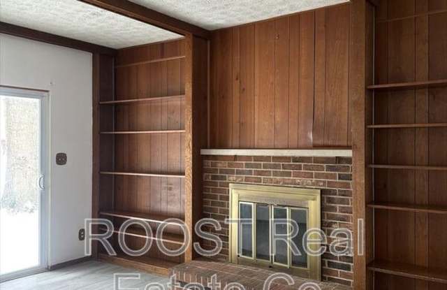 1601 E Sandalwood Pl