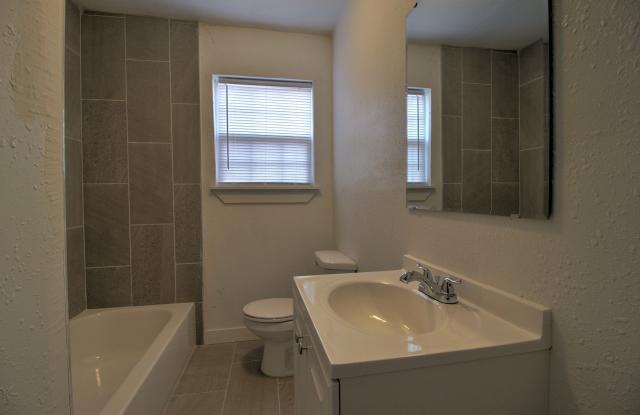 1004 Northeast 19th Street