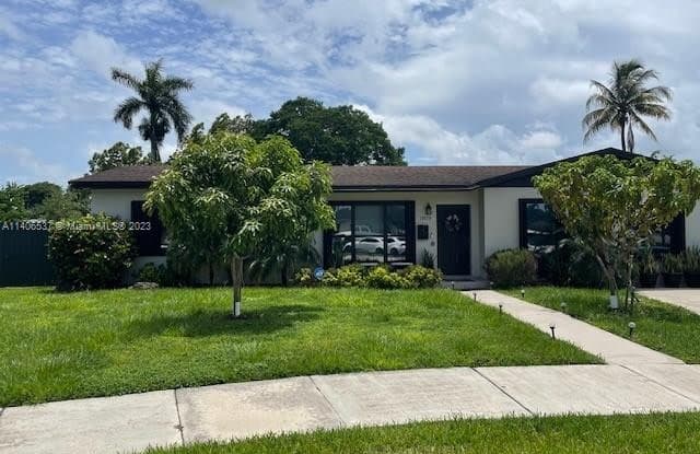 18570 SW 93rd Ave - 18570 Southwest 93rd Avenue, Cutler Bay, FL 33157