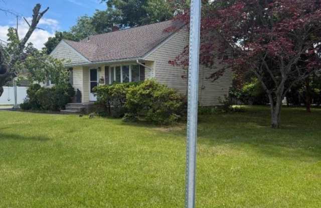 19 Anthony Blvd