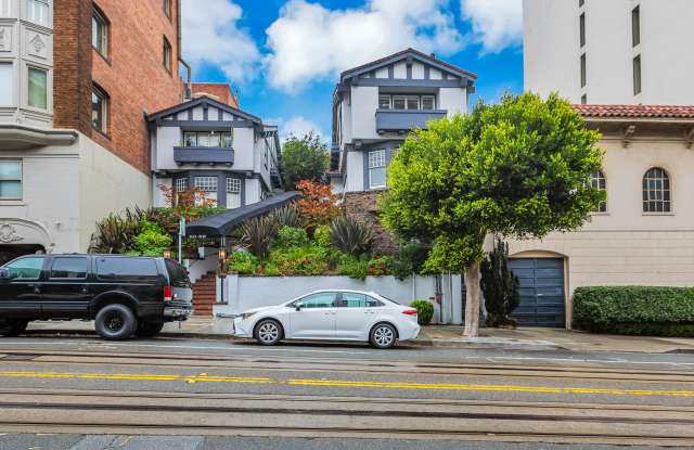 2115 HYDE Street