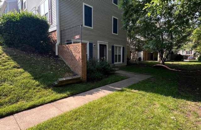 2864 MADEIRA CT #19