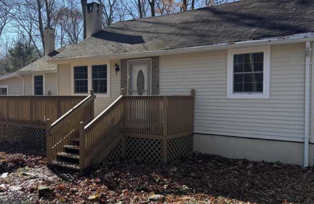 867 Underwood Road W