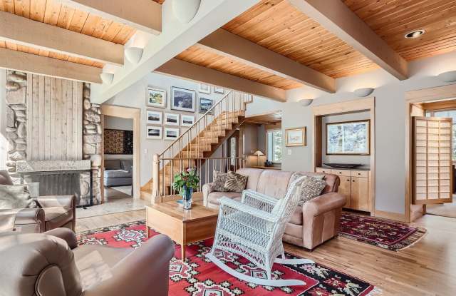 Charming 3 BDR Retreat in Boulder's Foothills - 997 6th Street, Boulder, CO 80302