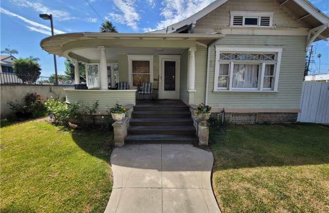 Photo of 1820 N Bush St