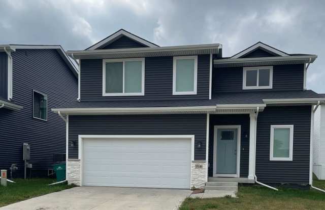 Photo of FREE RENT SPECIAL! 3 bedroom 2.5 bath Single Family Home