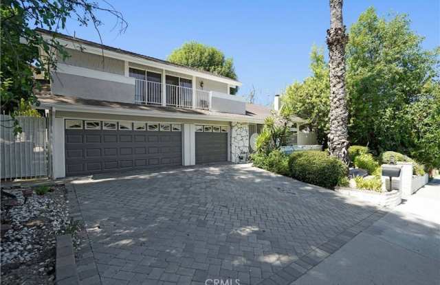 4623 Winnetka Avenue