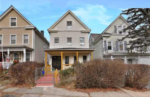 115 Washington Street