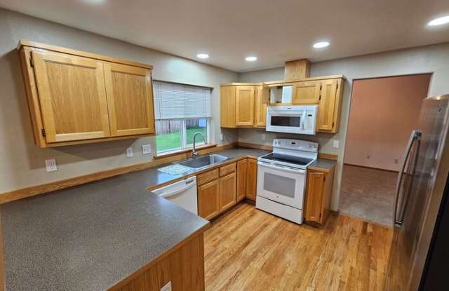 17251 Keri Place Southeast