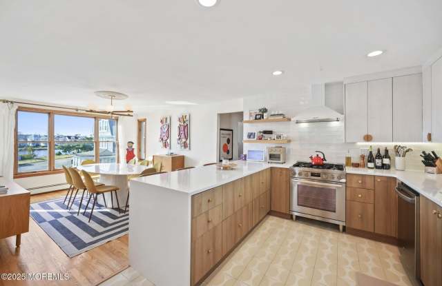 113 Central Avenue unit: 2