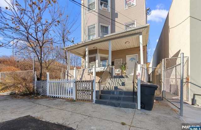 84 Washington Place 1