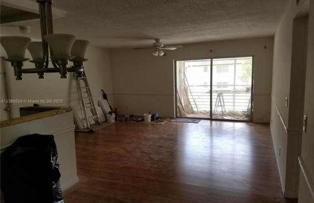 415 N Laurel Dr