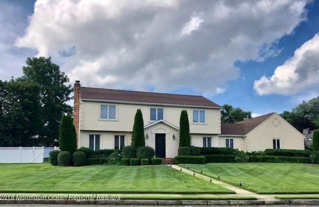 16 Bridle Drive