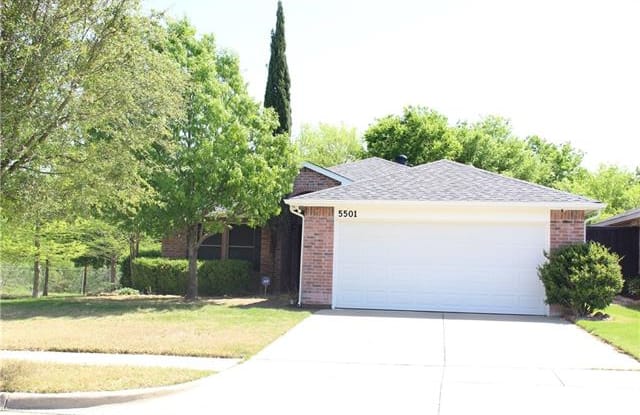 5501 Londonderry Court - 5501 Londonderry Court, Arlington, TX 76018