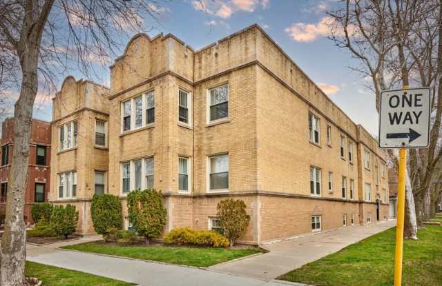 2452 West Ardmore Ave.