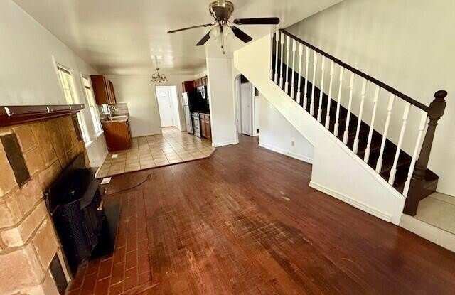 2631 E Vandalia Street