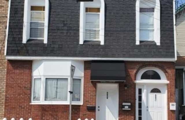 Photo of 665 SUMMIT AVE