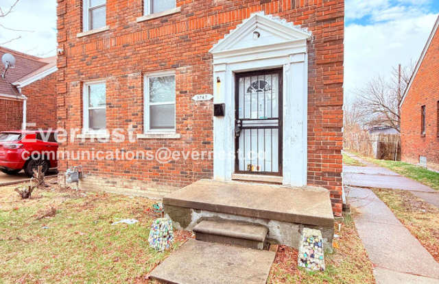 5747 Lakepointe Street