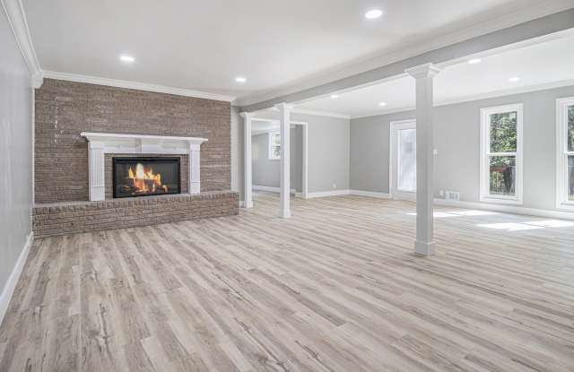 2806 Chaucer Drive Southwest