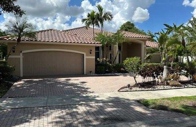 Photo of 472 Fairmont Ln