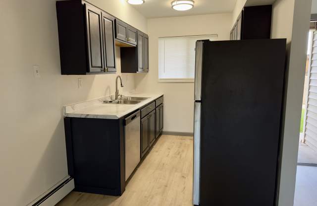 Photo of 419 South Cedar Street - 2