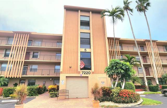 Photo of 7220 Lake Circle Drive