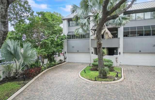 40 Port Side Dr