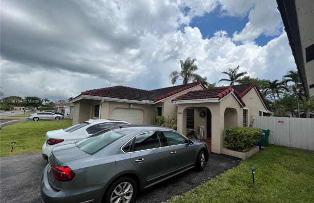 12380 SW 95th Ter - 12380 Southwest 95th Terrace, The Crossings, FL 33186