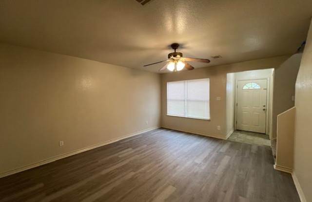 Photo of 2 bedroom townhome in Moody, TX.