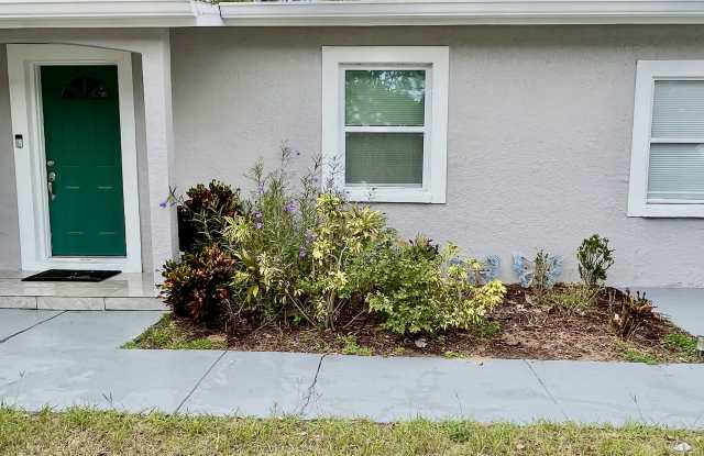 4243 Deltona Boulevard