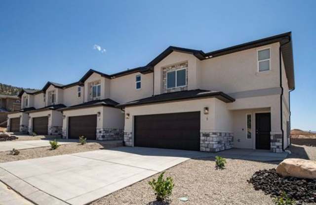 Like new 3 bedroom, 2.5 bathroom townhome in Cedar City!