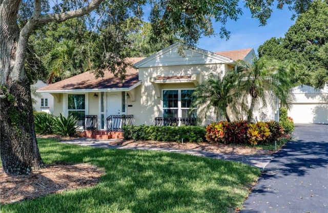 2705 Country Club Drive