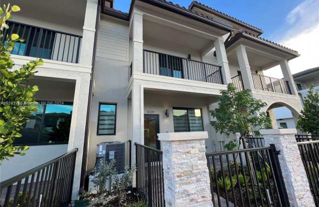 8224 Nw 43 Street