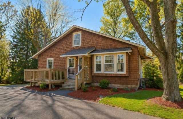 273 W Mount Pleasant Ave