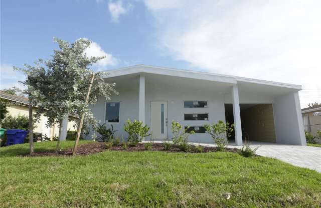 2816 NW 6th Ct - 2816 Northwest 6th Court, Washington Park, FL 33311