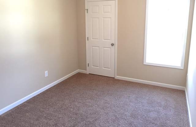 Nice townhouse duplex in convenient Kannapolis location,