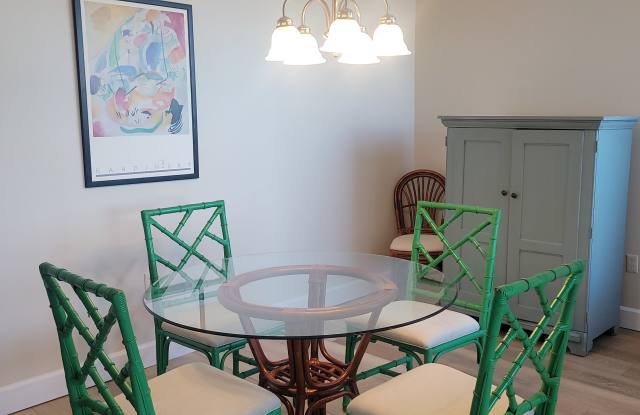 632 Edgewater Dr Unit 235