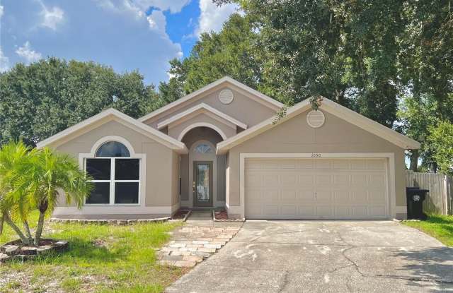 1050 PINEVIEW COURT