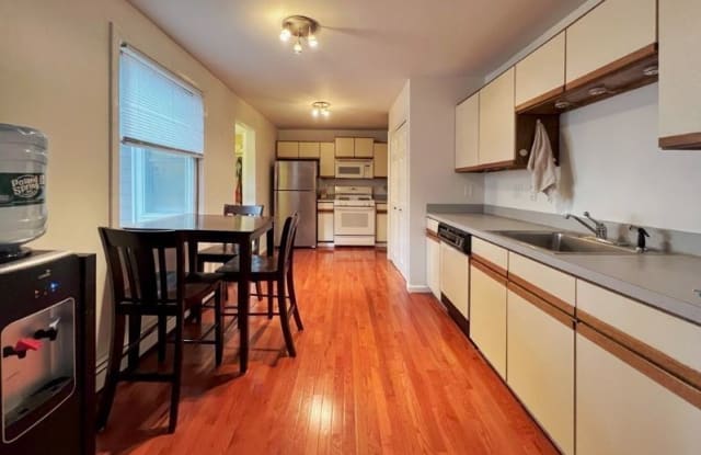 652 E 2nd St UNIT 1 - 652 East 2nd Street, Boston, MA 02127